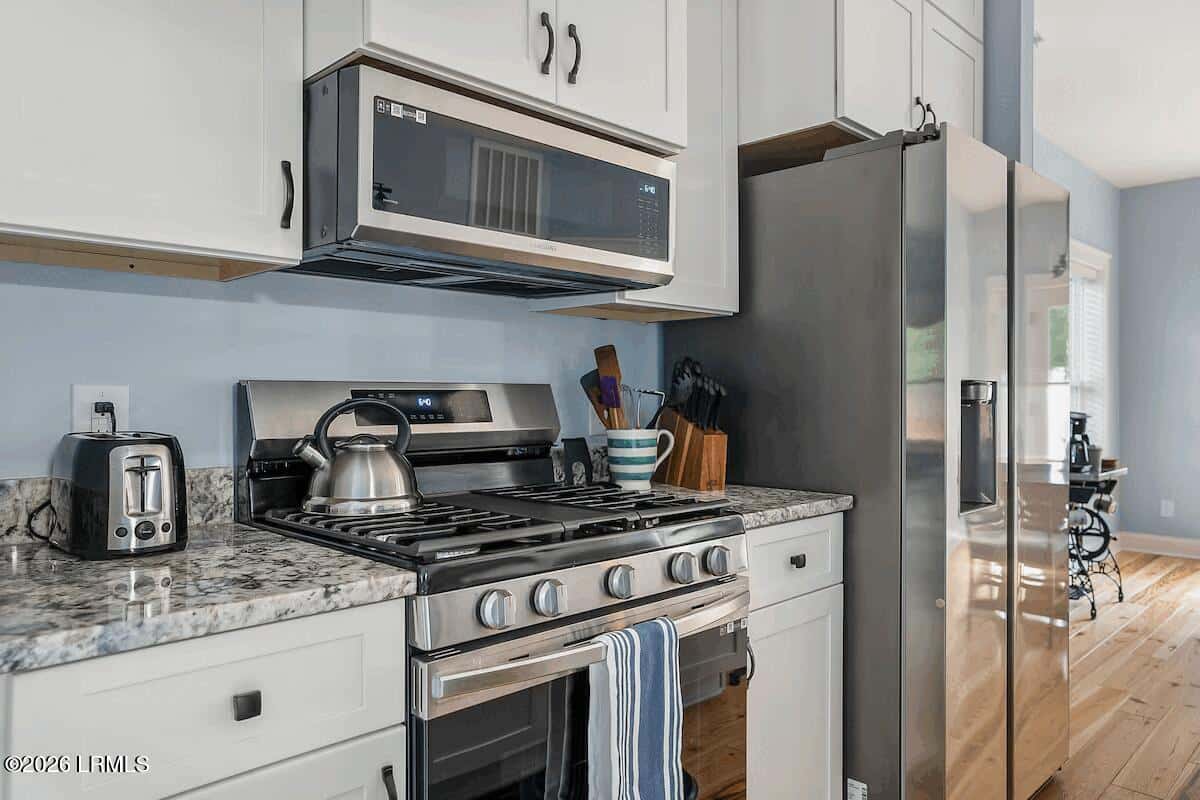 811 Bladen Street, Beaufort, SC 29902 — photo 7 of 27