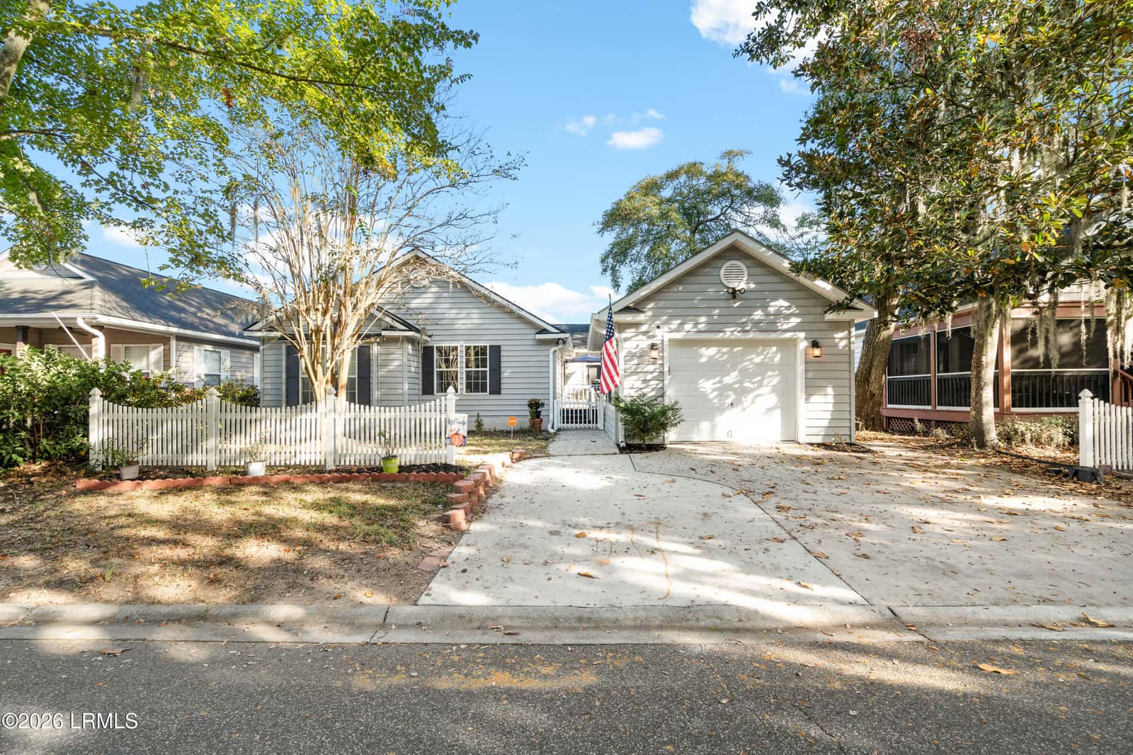 21 Caswell Avenue, Beaufort, SC 29902 — photo 1 of 31