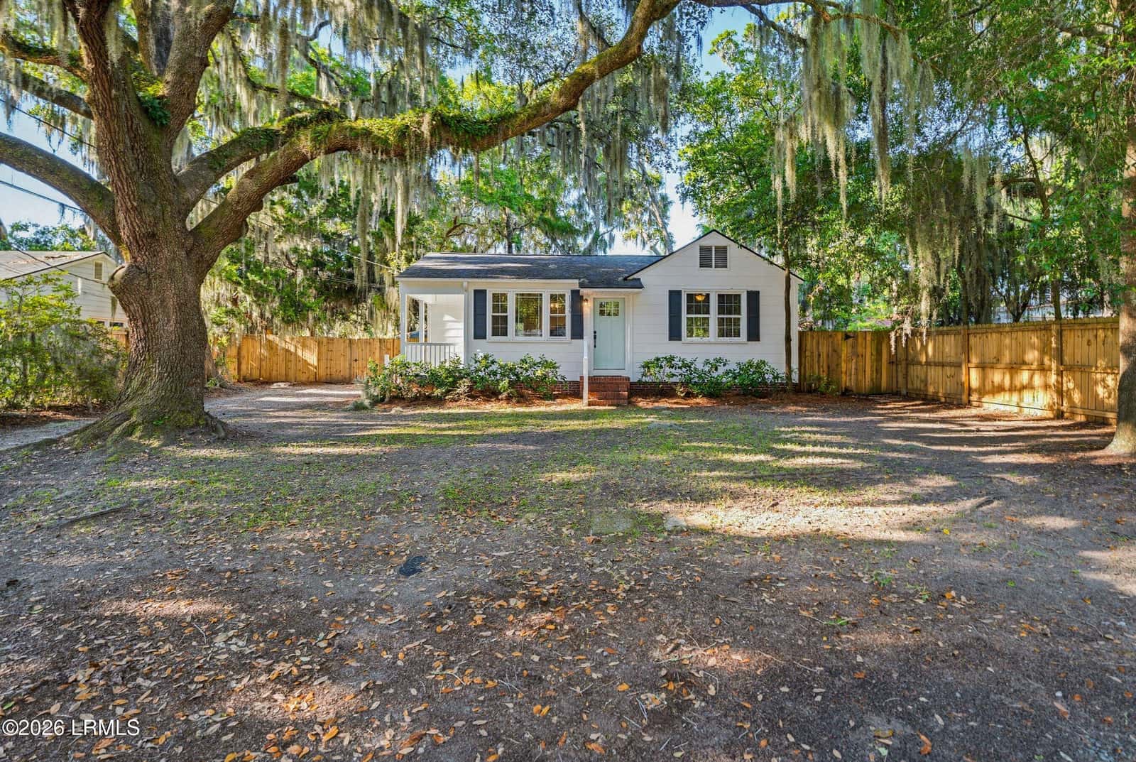 1106 Woodward Avenue, Beaufort, SC 29902 — photo 2 of 37