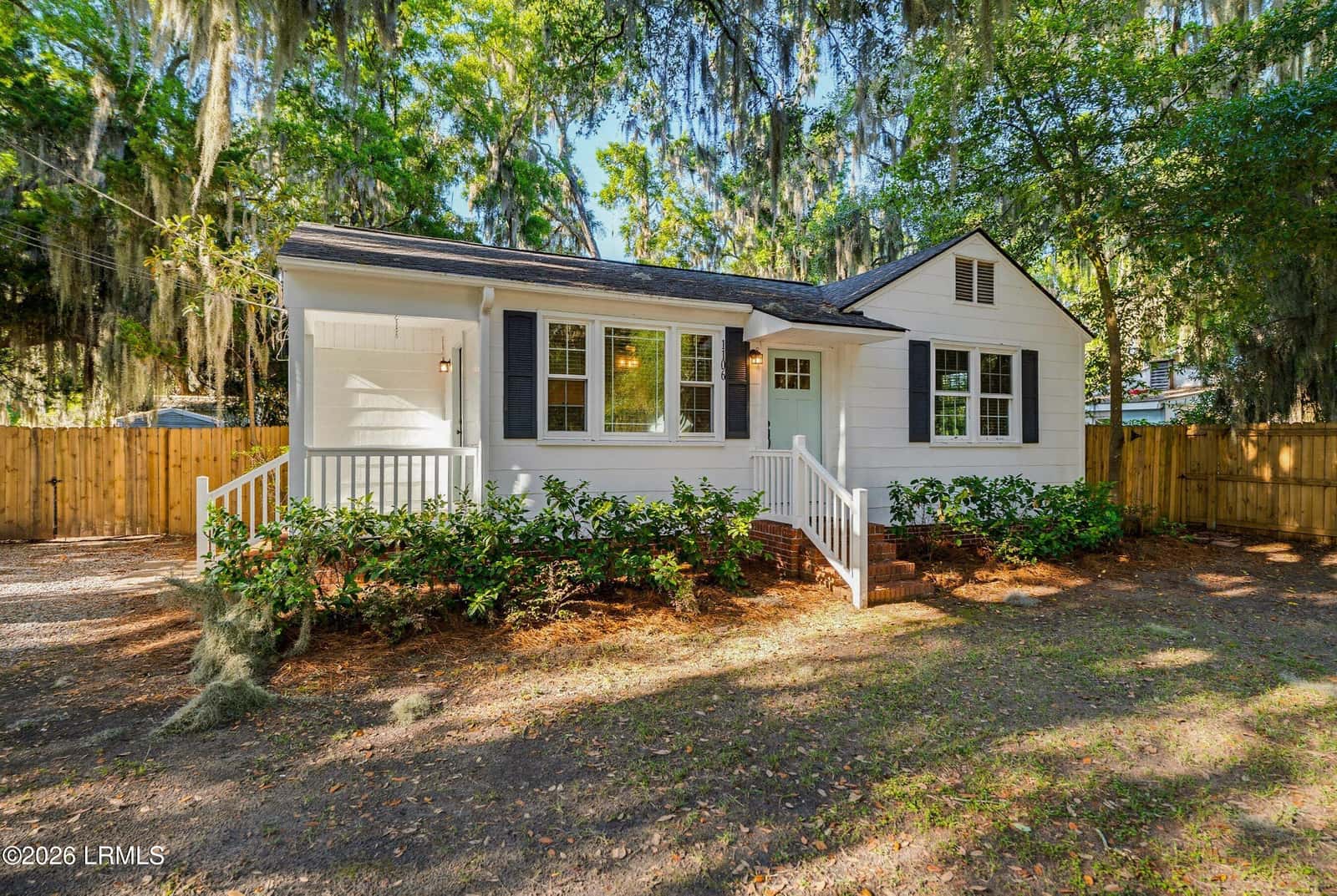 1106 Woodward Avenue, Beaufort, SC 29902 — photo 3 of 37