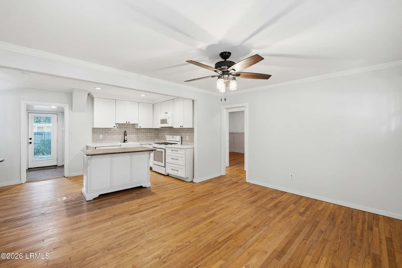 1106 Woodward Avenue, Beaufort, SC 29902 — photo 10 of 37