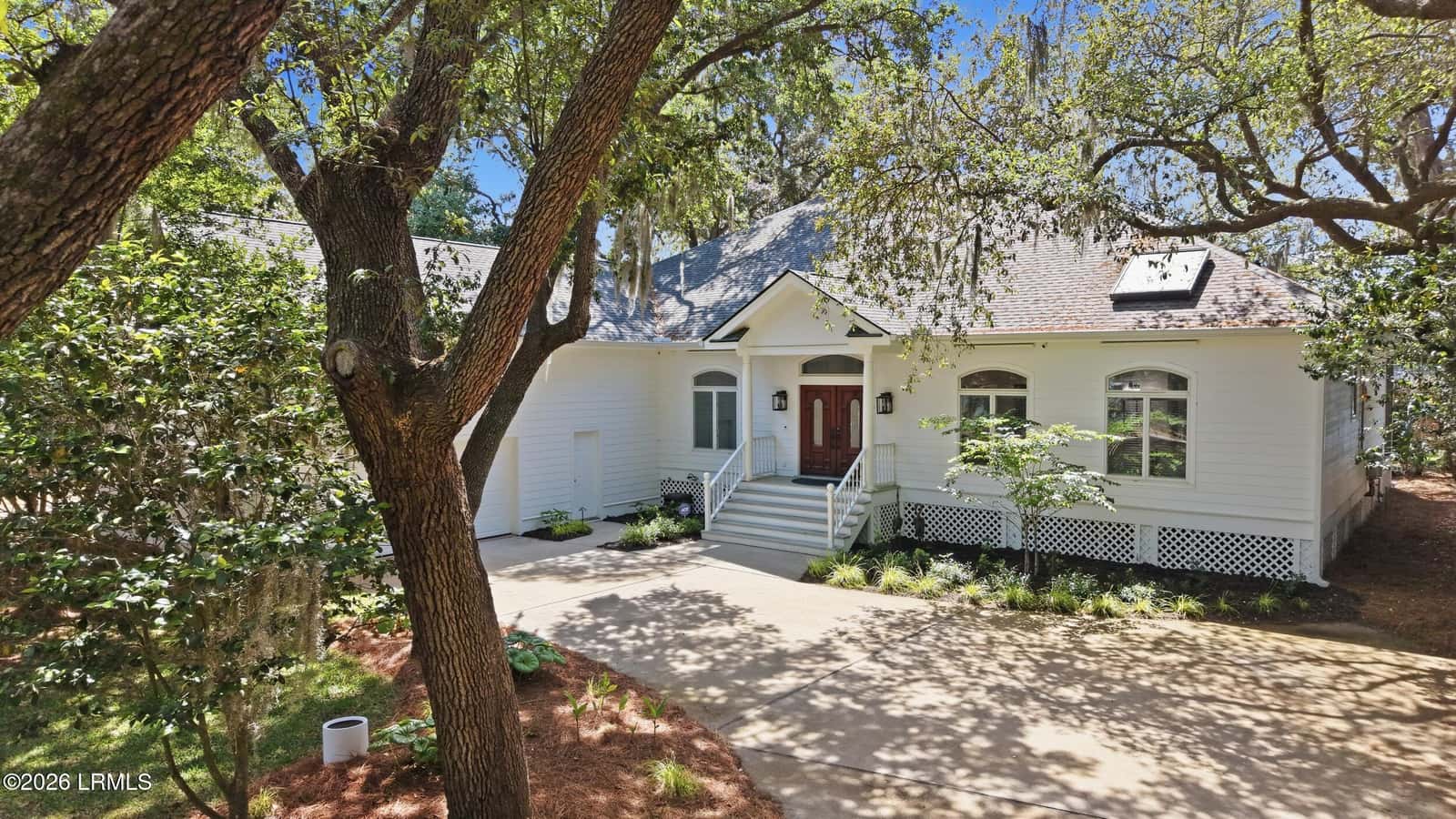 4 Broomfield Lane, Beaufort, SC 29907 — photo 1 of 59