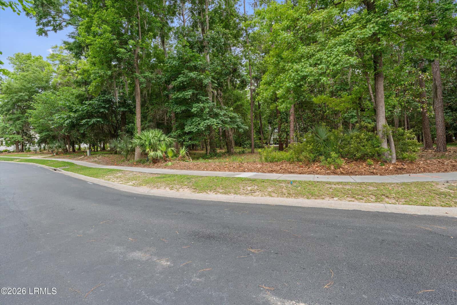 252 De La Gaye Point, Beaufort, SC 29902 — photo 2 of 13