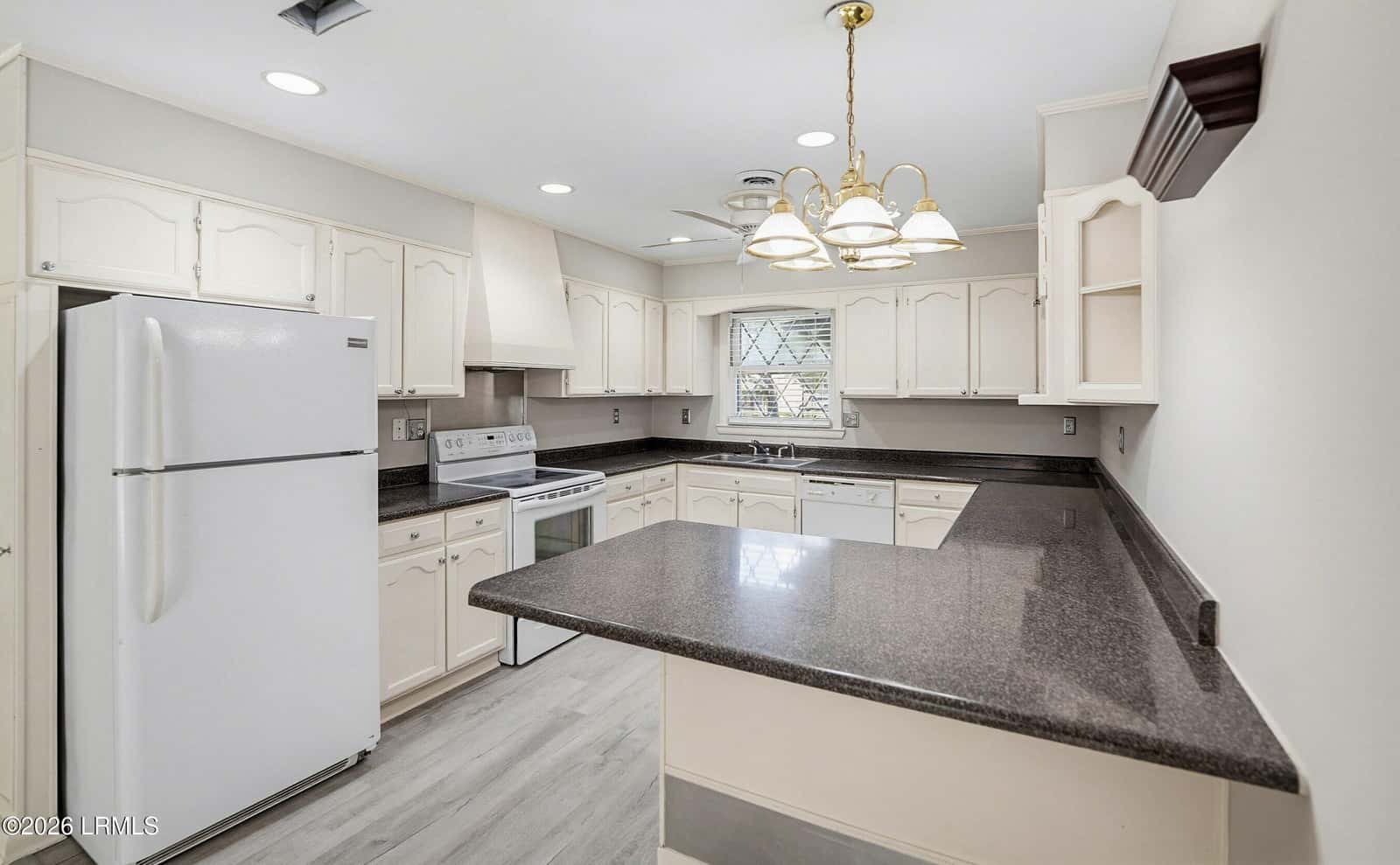 3052 Mink Point Boulevard, Beaufort, SC 29902 — photo 11 of 36