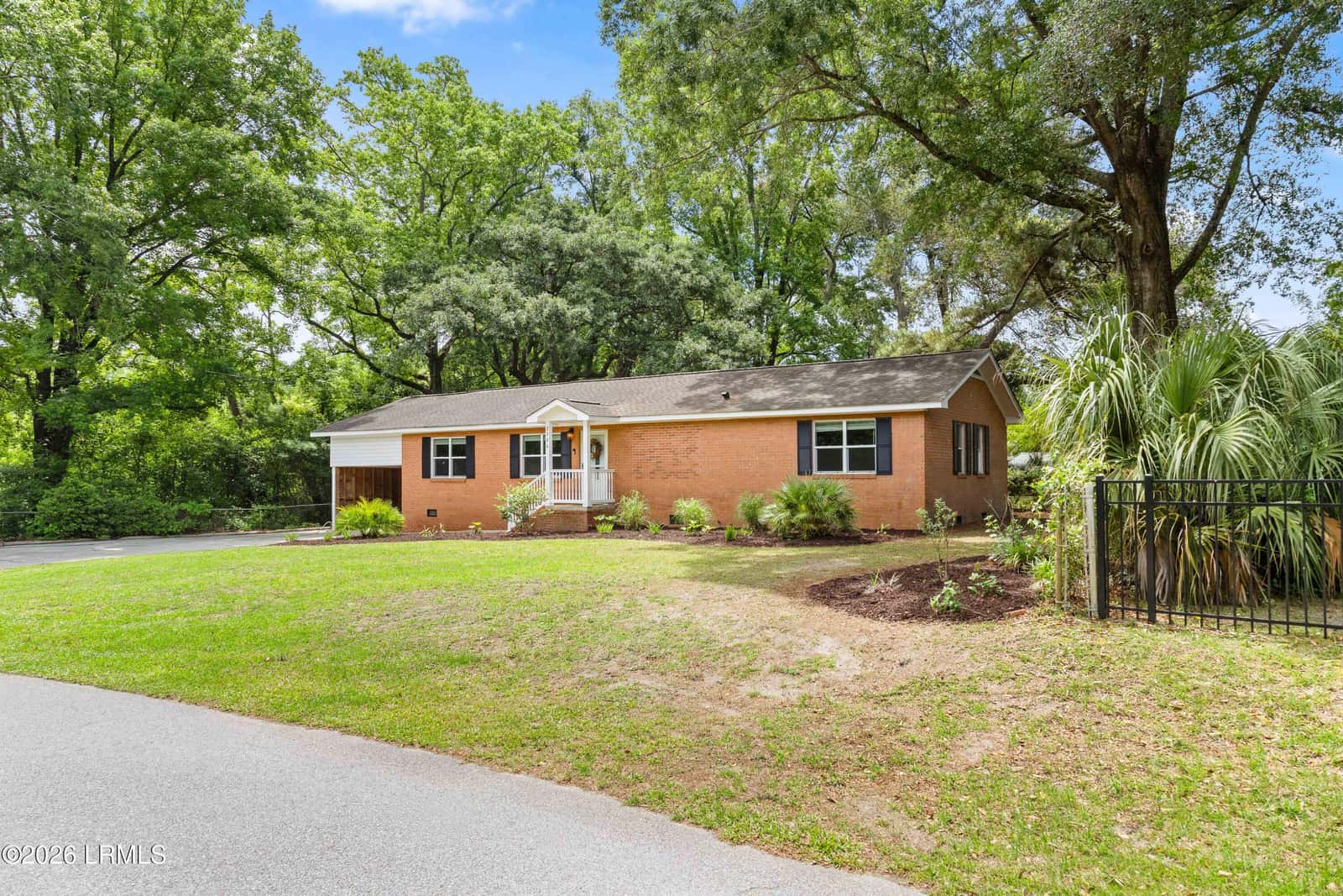 2306 Langhorne Drive, Beaufort, SC 29902 — photo 3 of 31