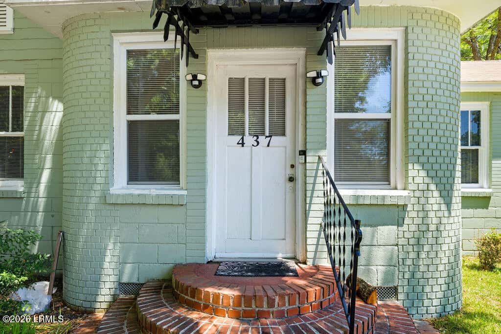 437 Laurens Avenue, Fairfax, SC 29827 — photo 4 of 27