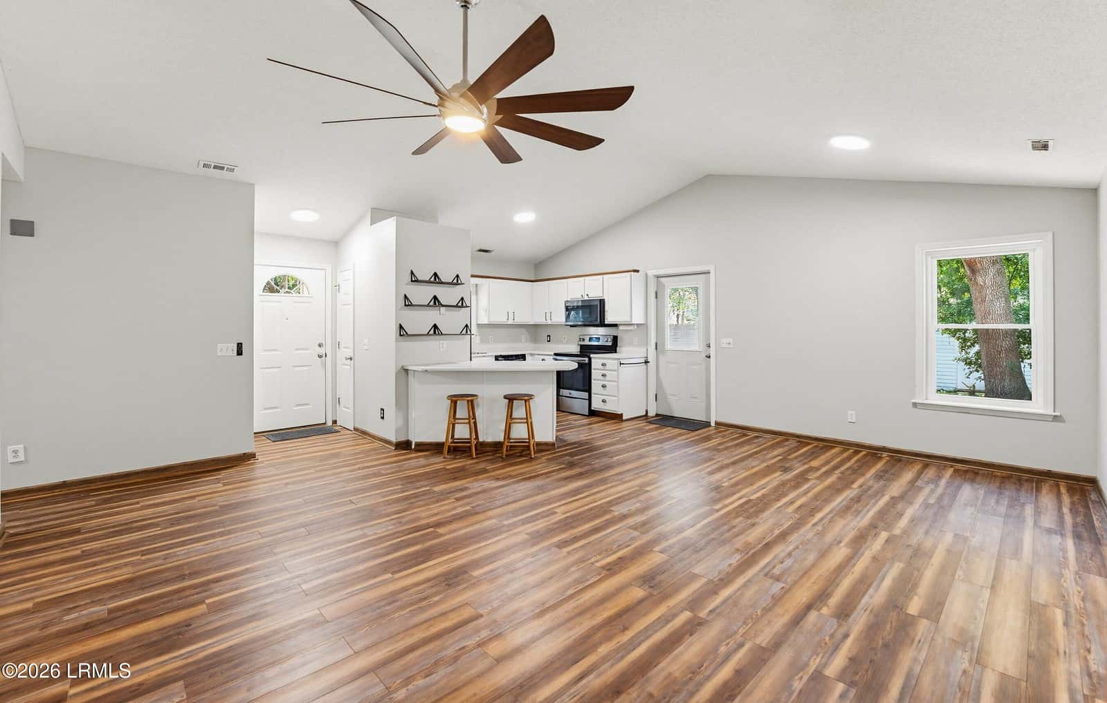 8 Factory Creek Road, Beaufort, SC 29907 — photo 4 of 47