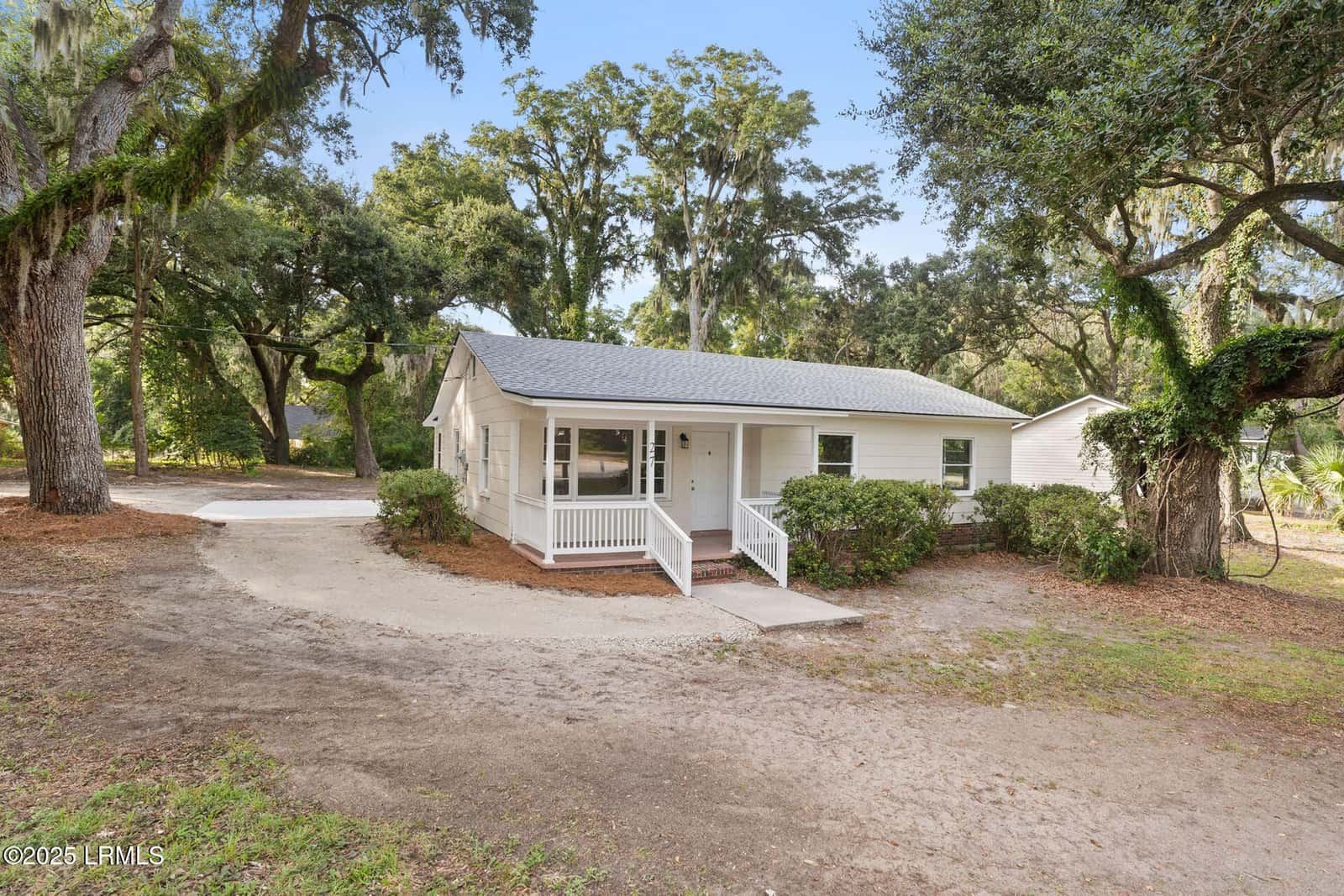 27 Miller Drive W, Beaufort, SC 29907 — photo 2 of 21