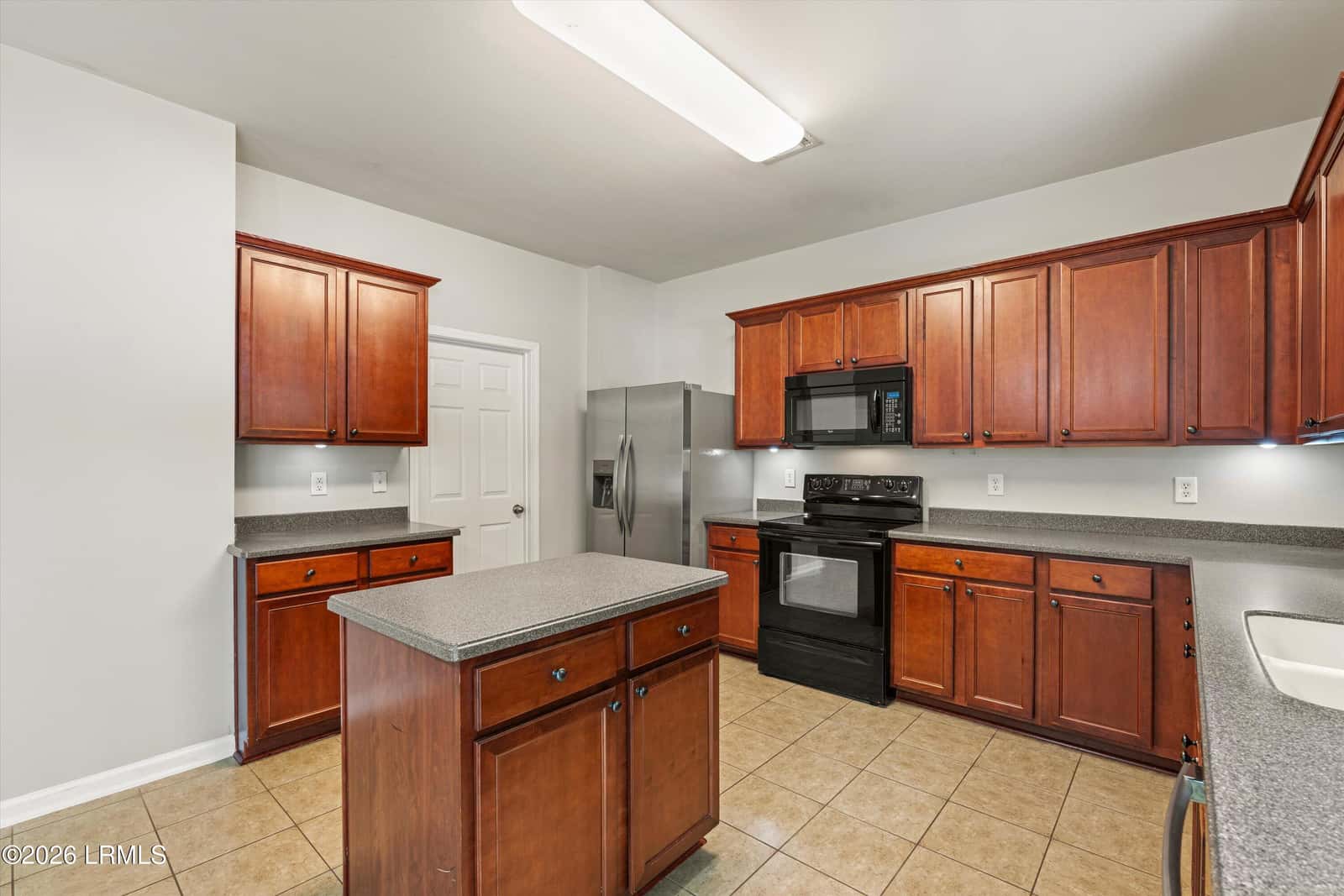 8 Cedar Creek Circle, Port Royal, SC 29906 — photo 7 of 44