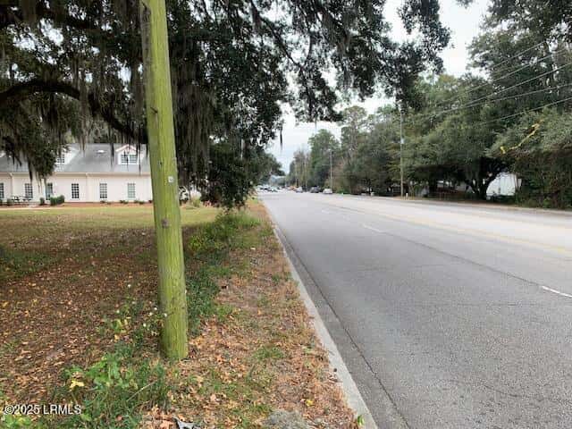 1237 Ribaut Road, Beaufort, SC 29902 — photo 4 of 6