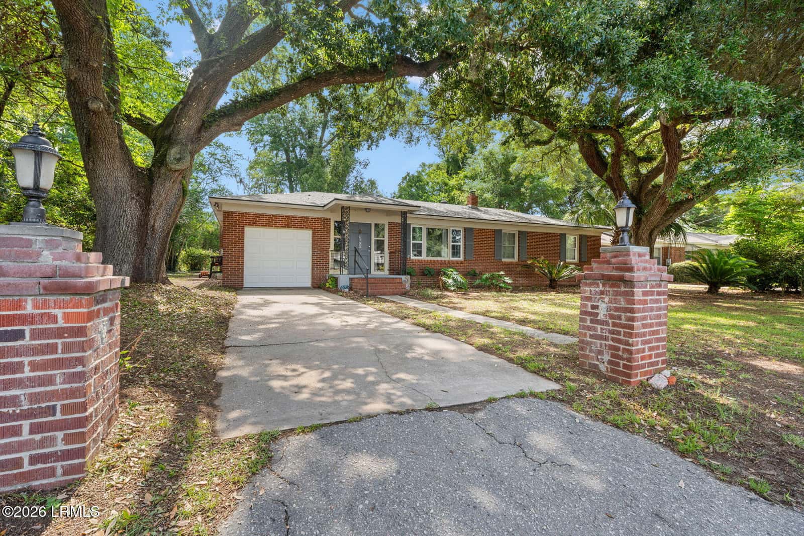 1703 Palmetto Drive, Beaufort, SC 29902 — photo 1 of 30