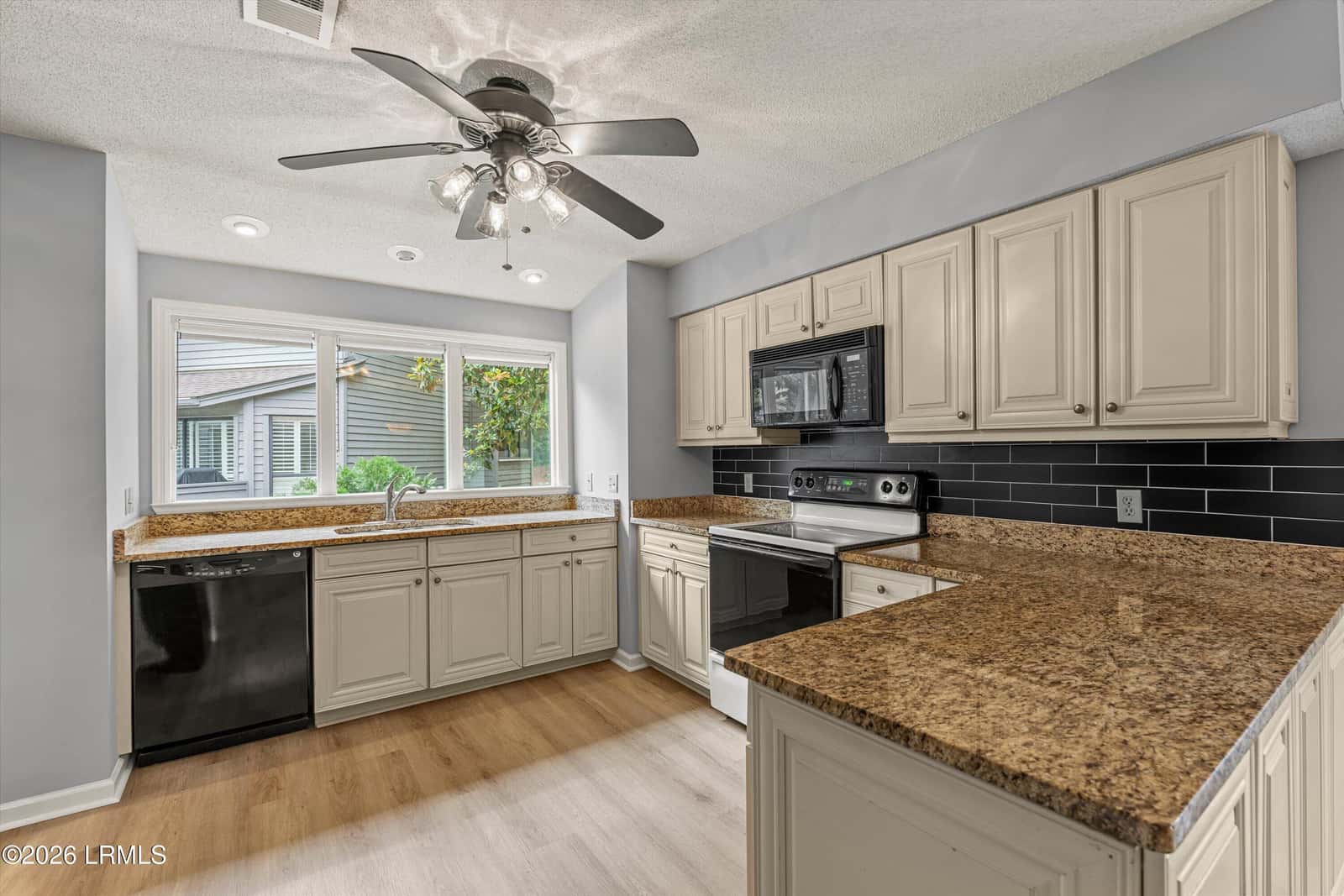 17 Lake Forest Drive 3347, Hilton Head Island, SC 29928 — photo 12 of 53