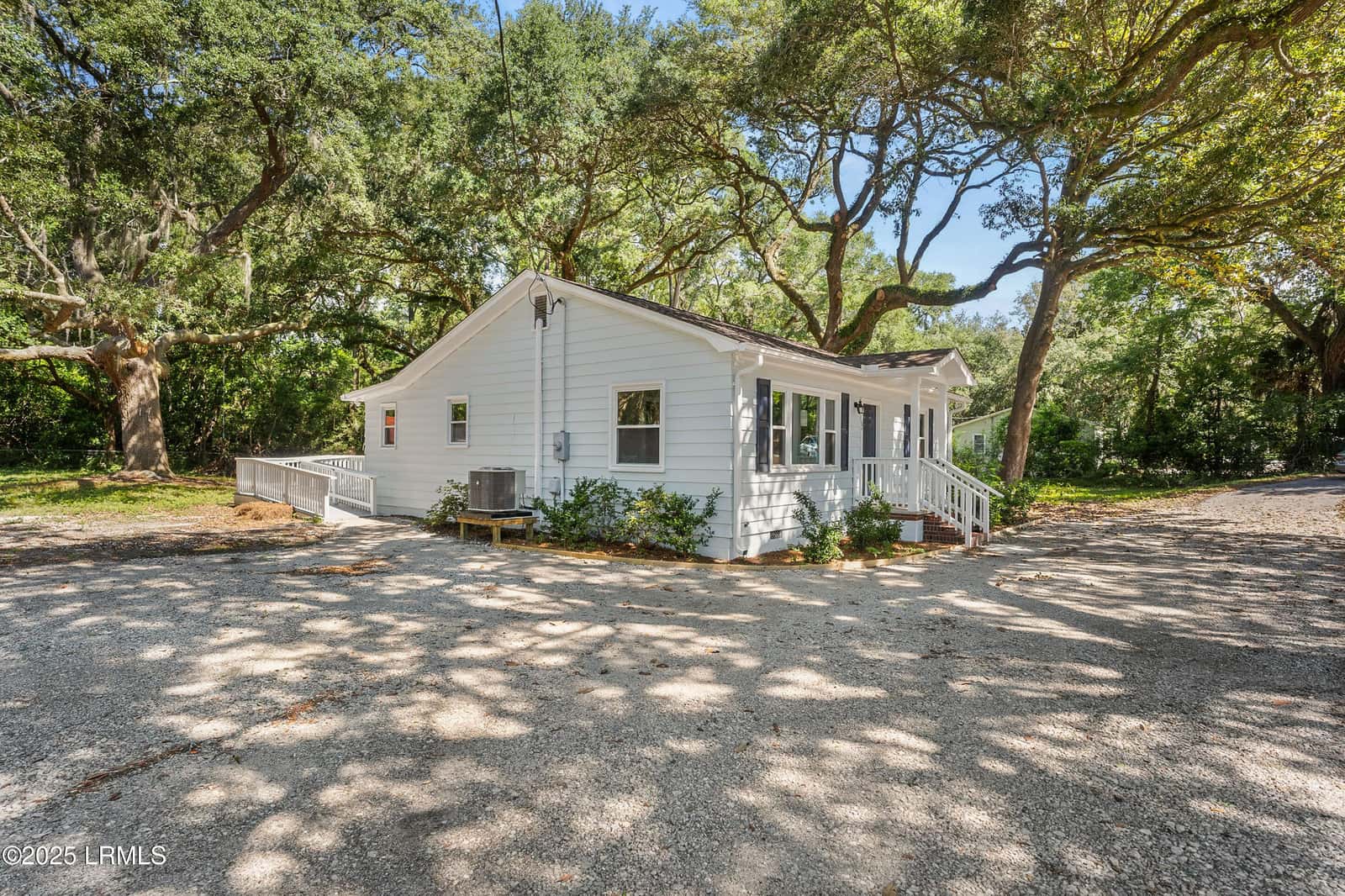 67 Sams Point Road, Beaufort, SC 29907 — photo 4 of 21