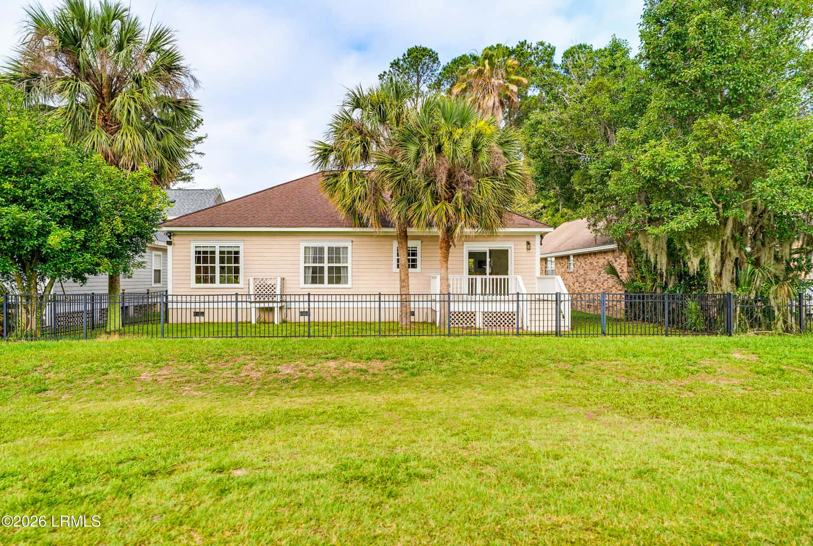 54 Tuscarora Avenue, Beaufort, SC 29907 — photo 15 of 23