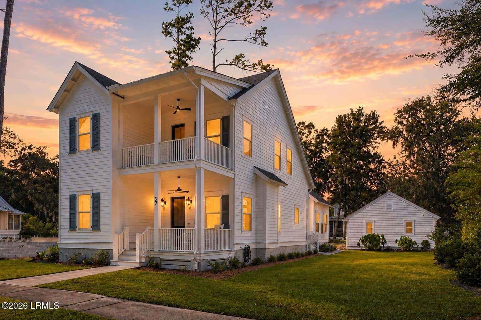 37 Park Square S, Beaufort, SC 29907 — photo 1 of 90