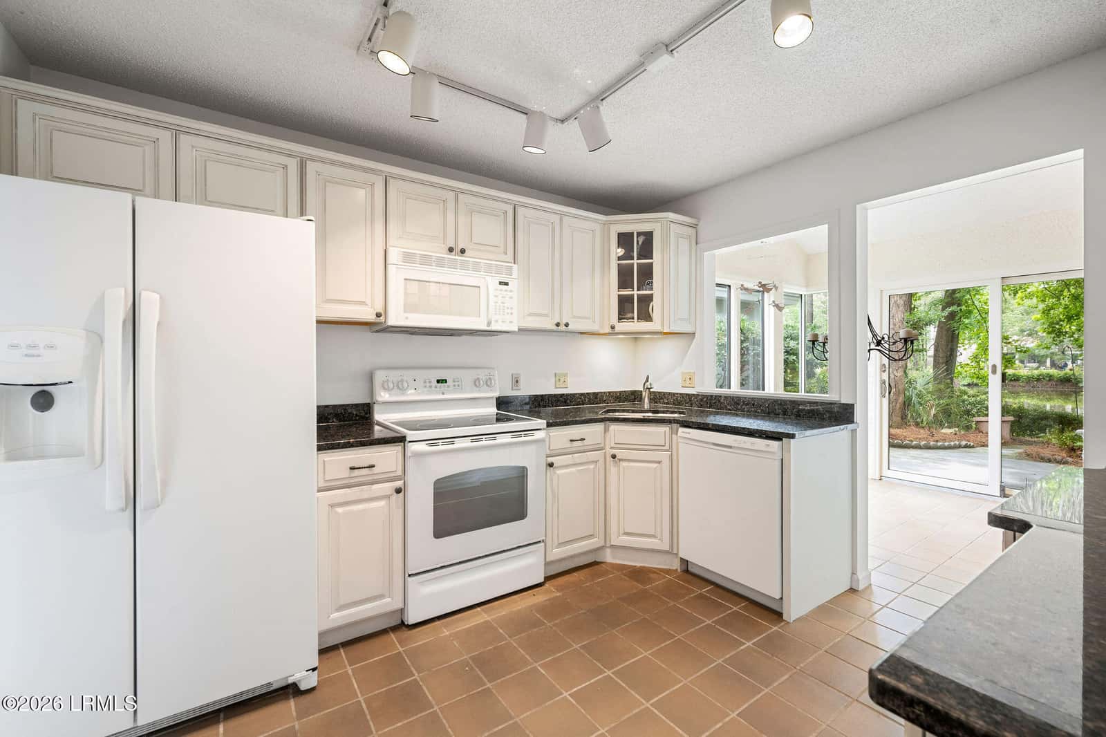 33 Victoria Drive, Hilton Head Island, SC 29926 — photo 8 of 57