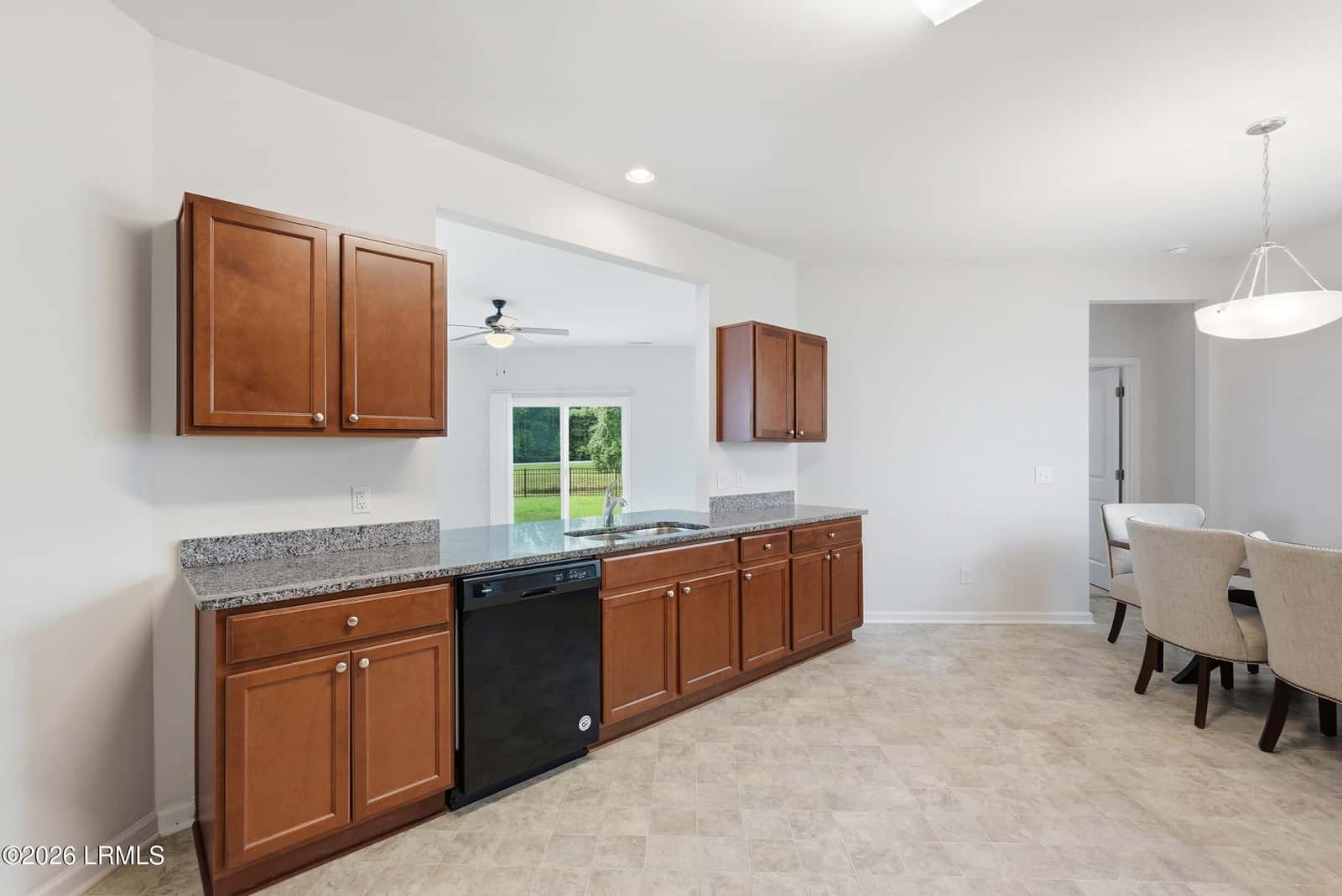 7 Woodland Court, Bluffton, SC 29910 — photo 8 of 41