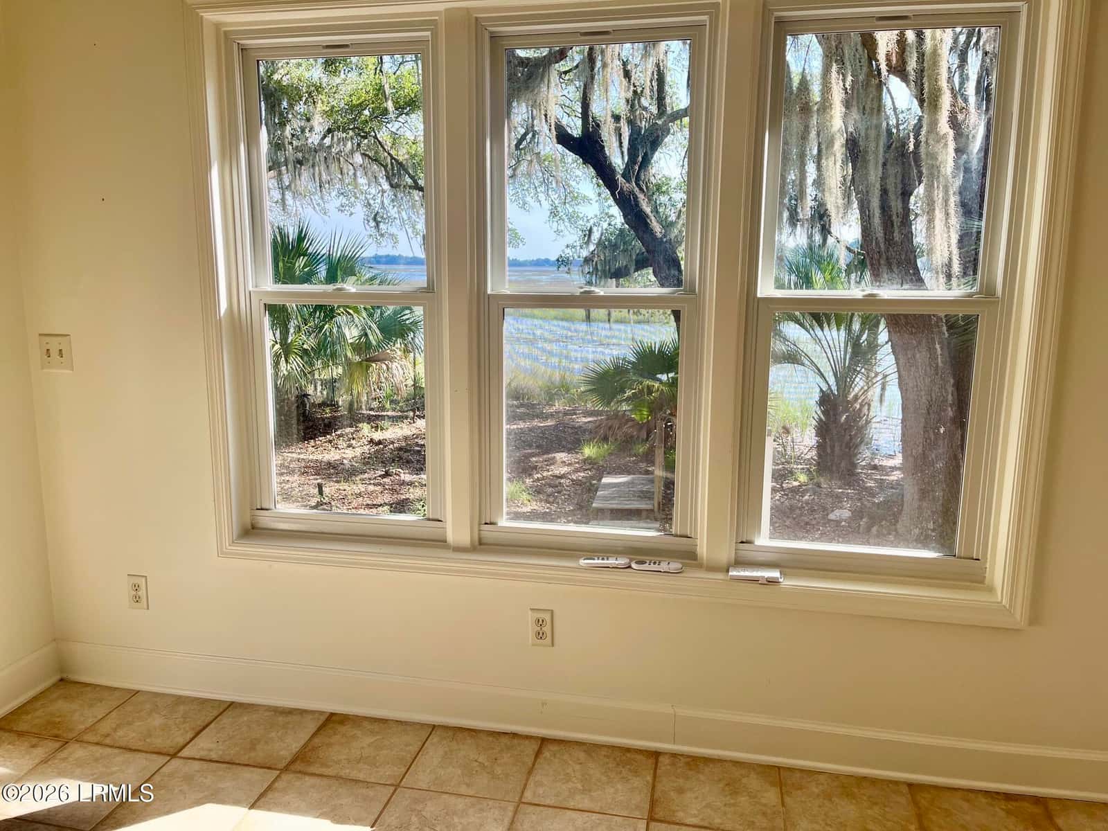 16 Riverview Drive, Beaufort, SC 29907 — photo 10 of 51