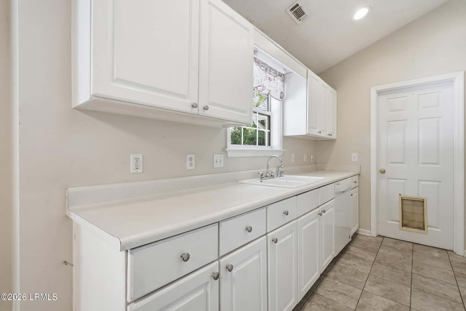4 Beau Circle, Beaufort, SC 29907 — photo 12 of 29
