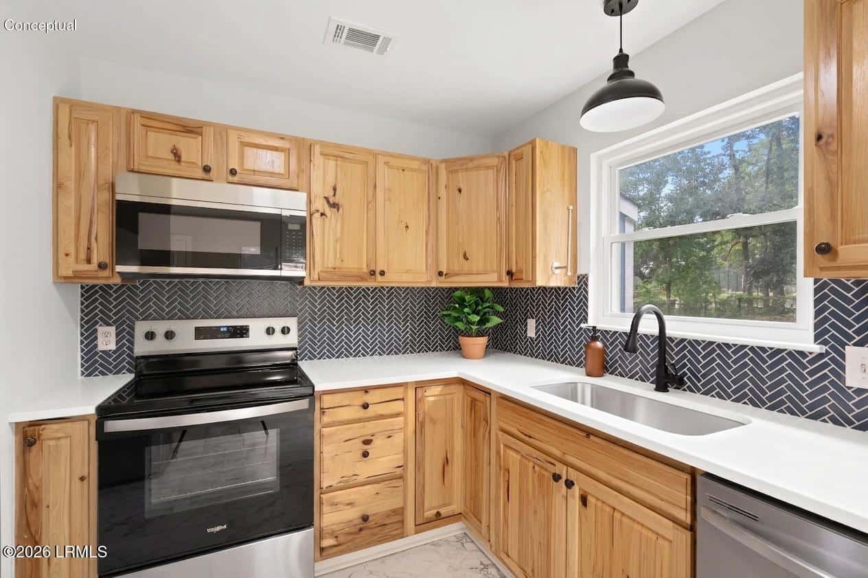 3098 Clydesdale Circle S, Beaufort, SC 29906 — photo 17 of 38
