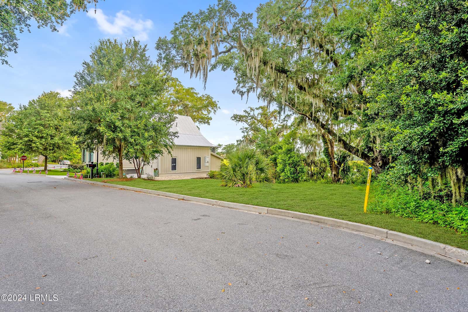 2 Creeks End Lane, Beaufort, SC 29902 — photo 12 of 34