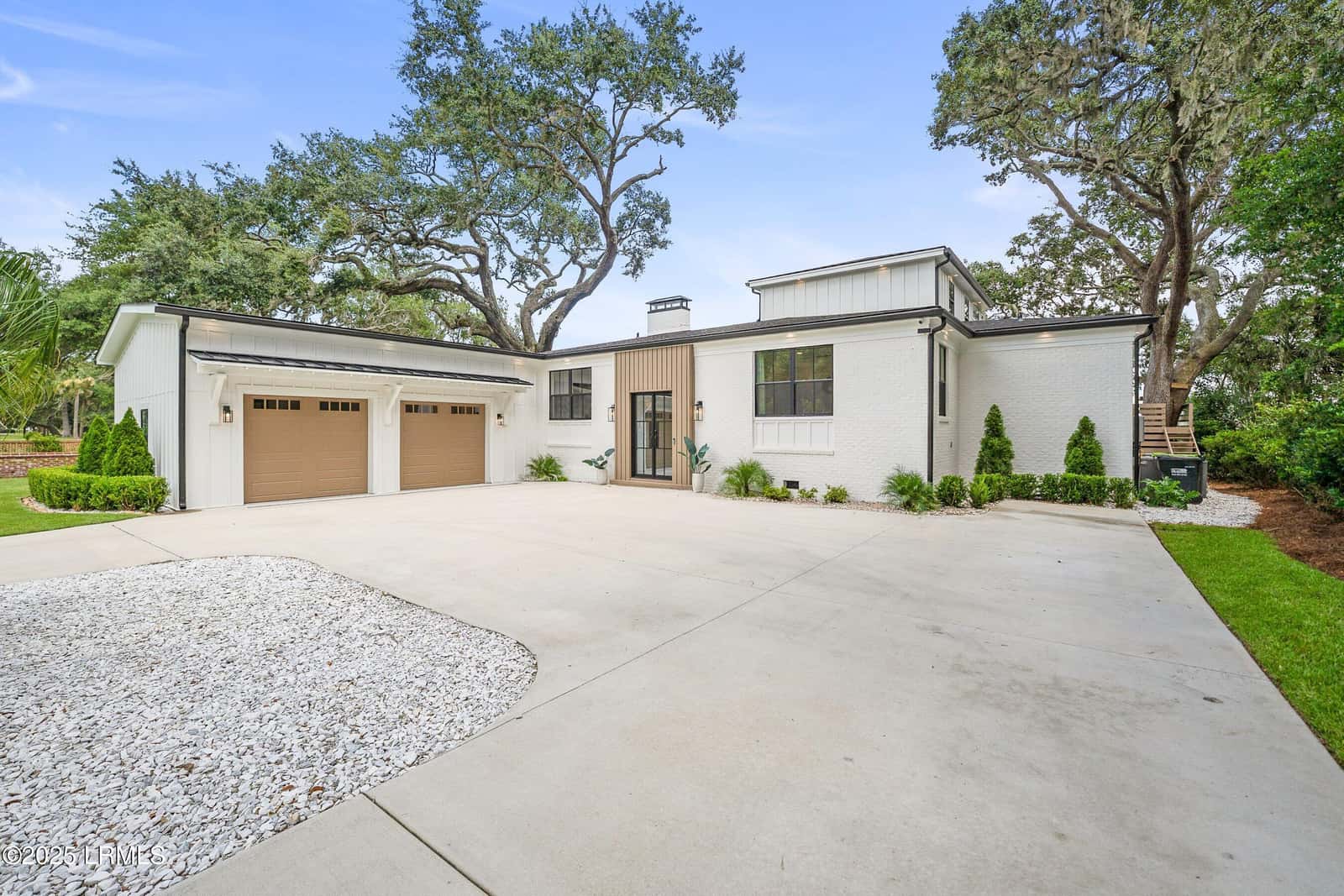 2102 Bay Street, Beaufort, SC 29902 — photo 5 of 94