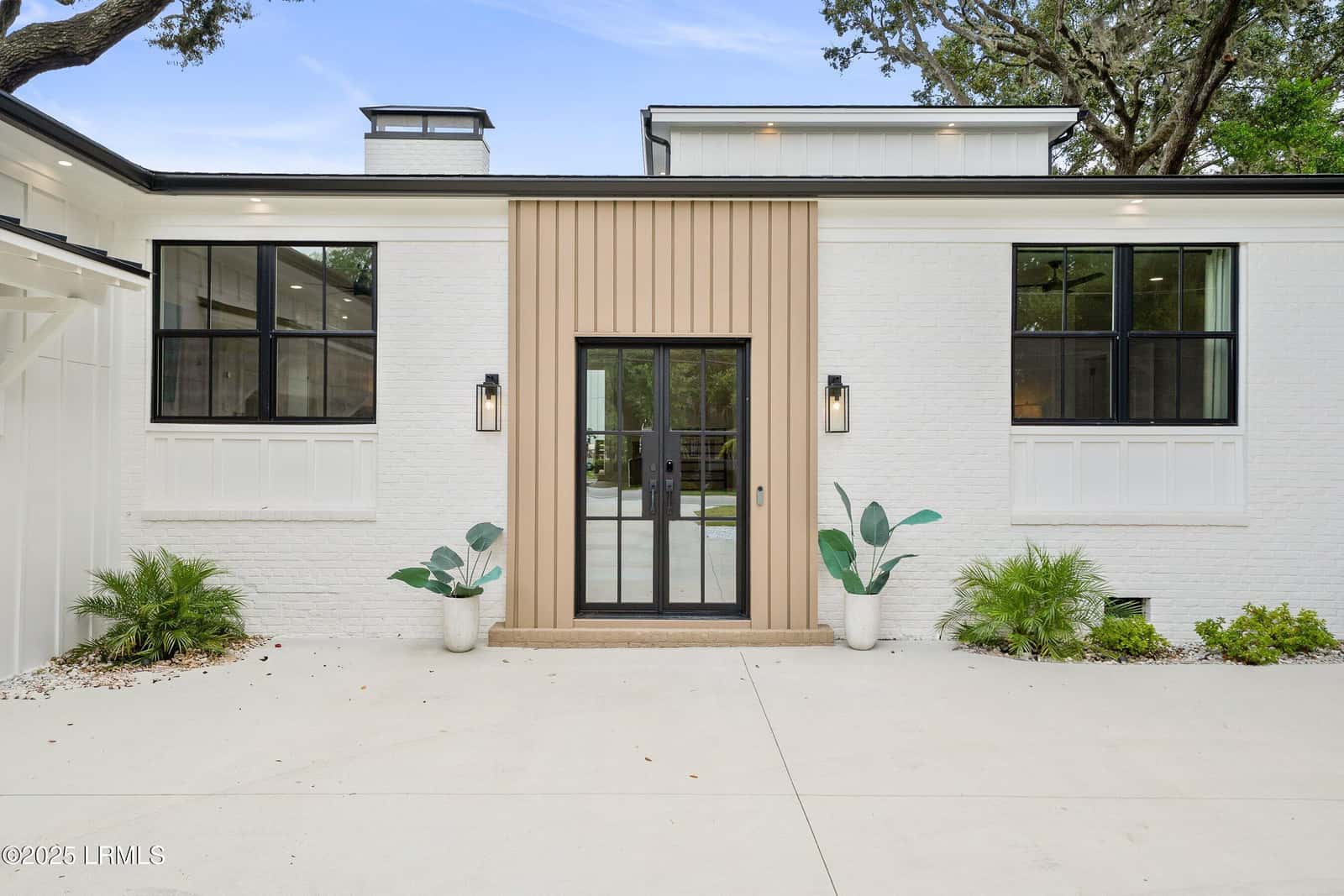 2102 Bay Street, Beaufort, SC 29902 — photo 6 of 94