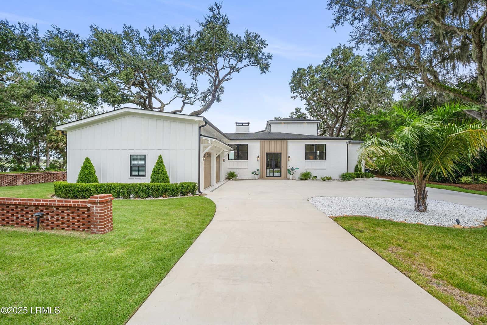 2102 Bay Street, Beaufort, SC 29902 — photo 7 of 94