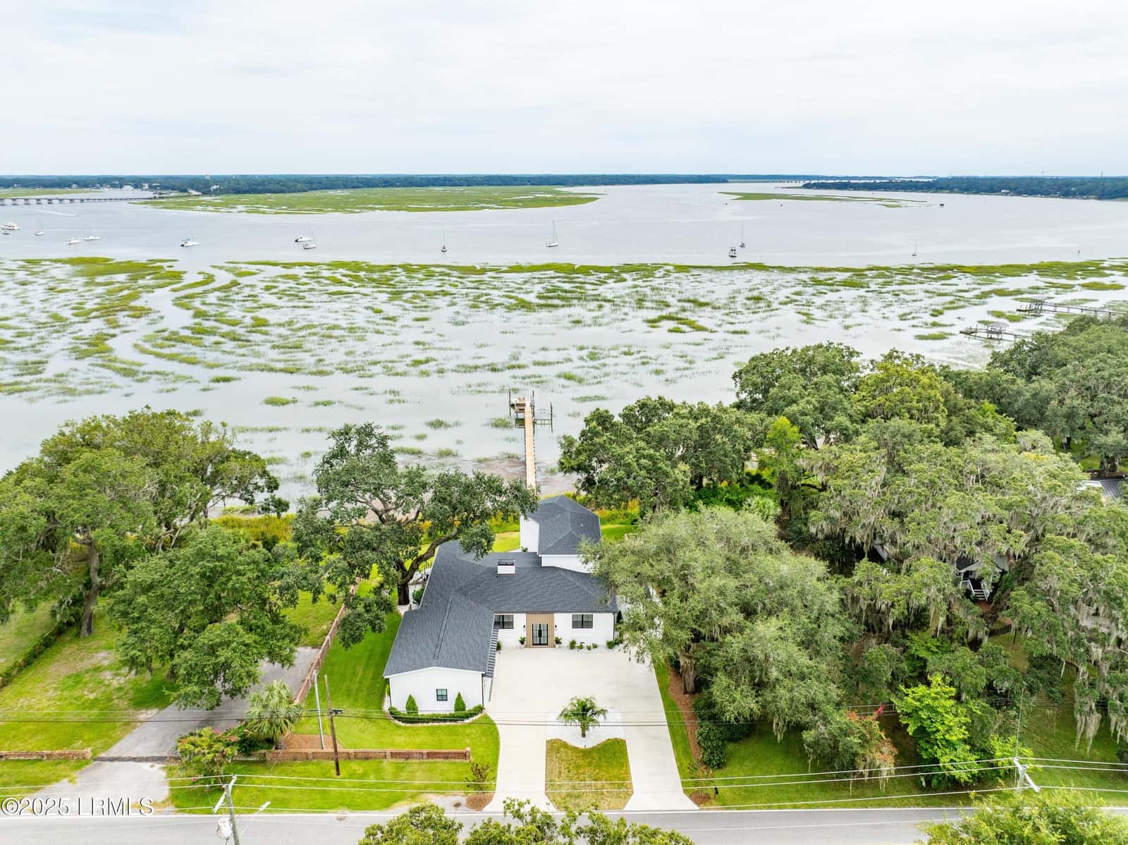 2102 Bay Street, Beaufort, SC 29902 — photo 9 of 94