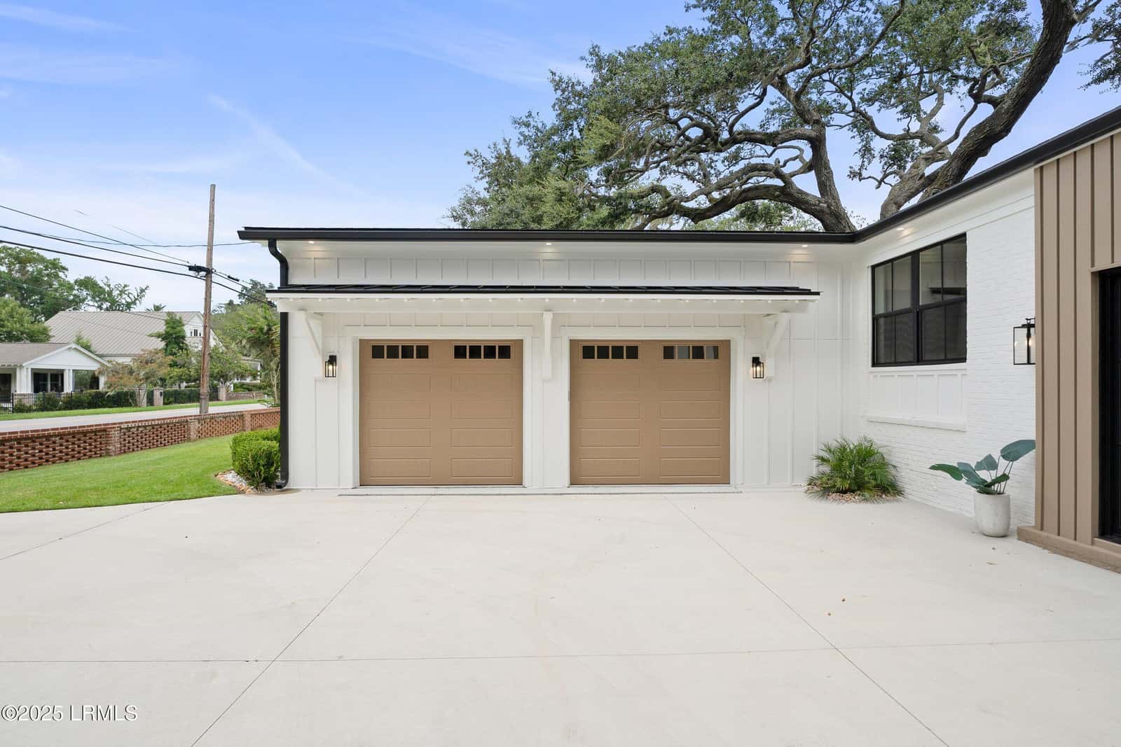2102 Bay Street, Beaufort, SC 29902 — photo 10 of 94