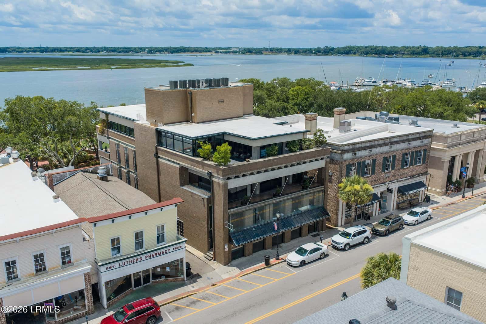 916 Bay Street, Beaufort, SC 29902 — photo 1 of 45