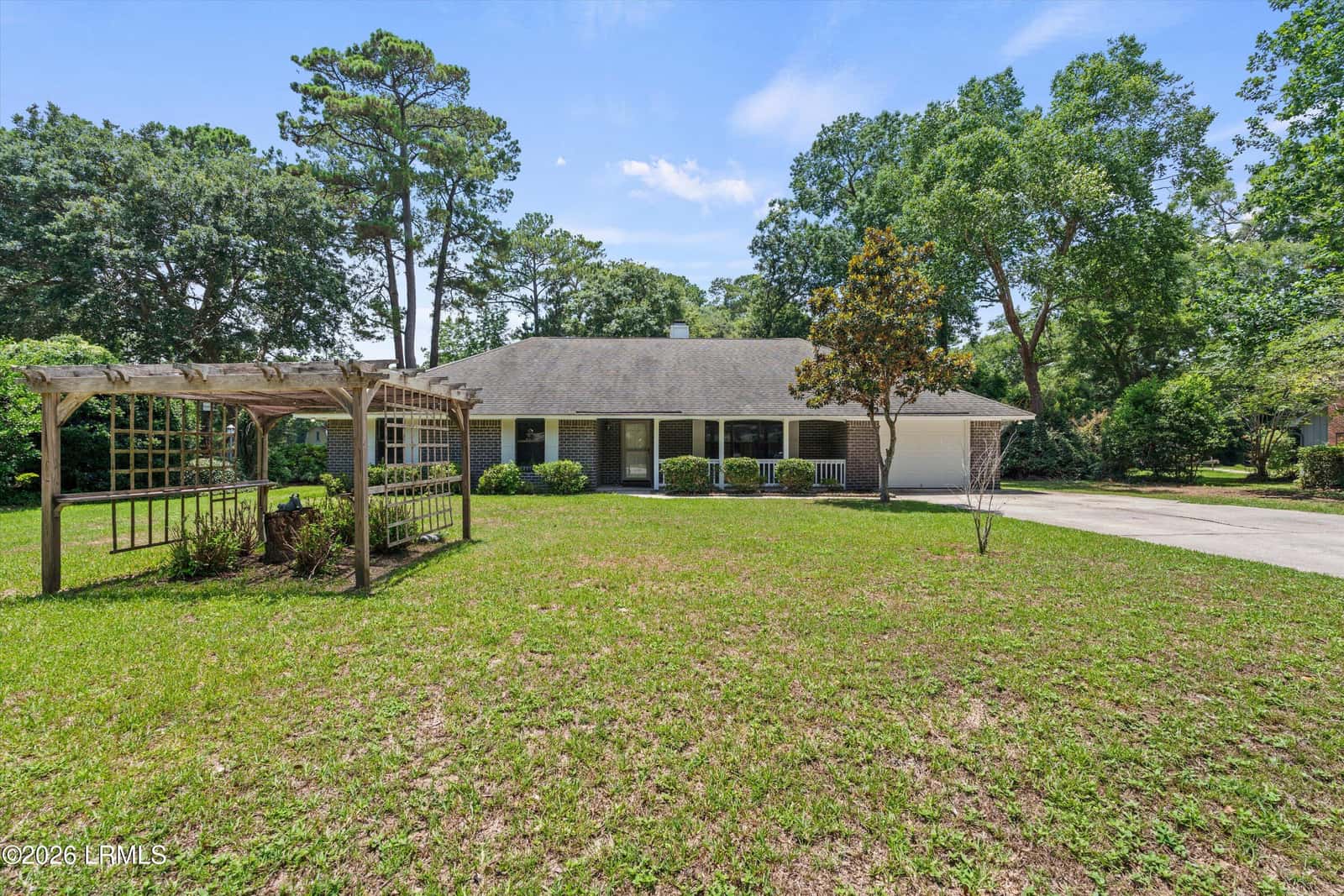 22 Chesterfield Drive, Beaufort, SC 29906 — photo 2 of 38