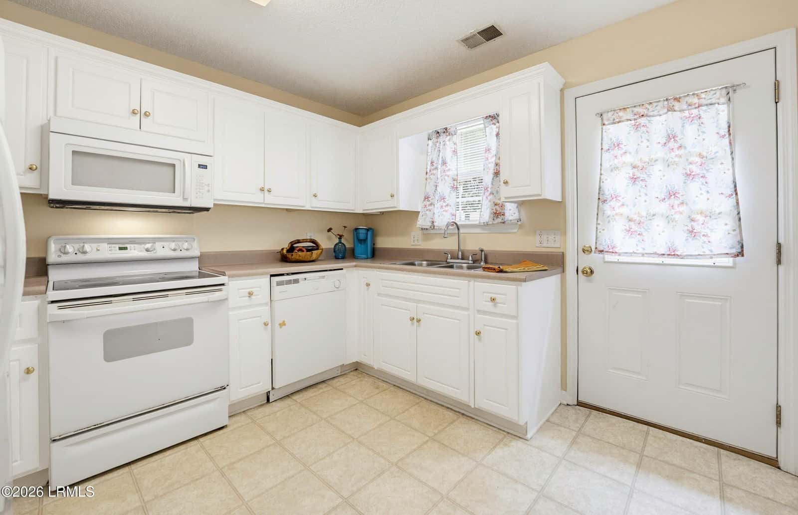 270 Cedar Grove Circle, Beaufort, SC 29902 — photo 11 of 36