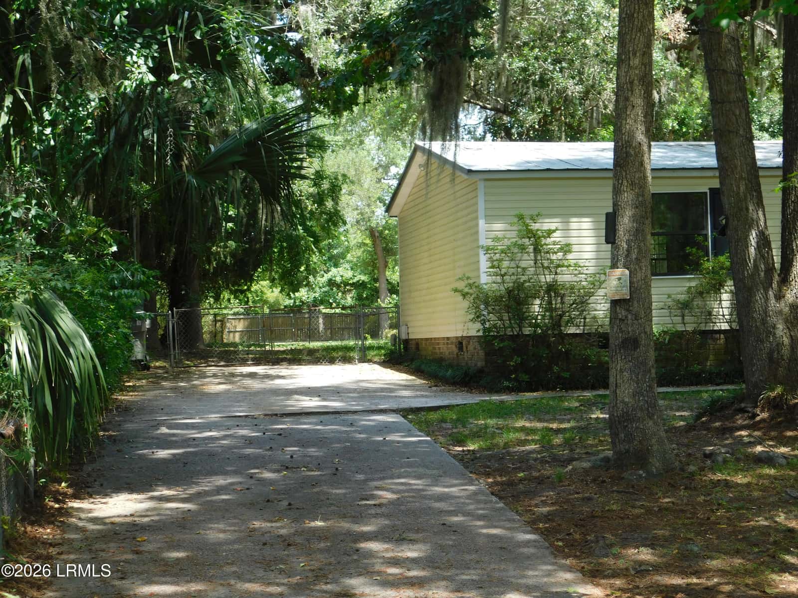 911 Grant Street, Beaufort, SC 29906 — photo 10 of 28