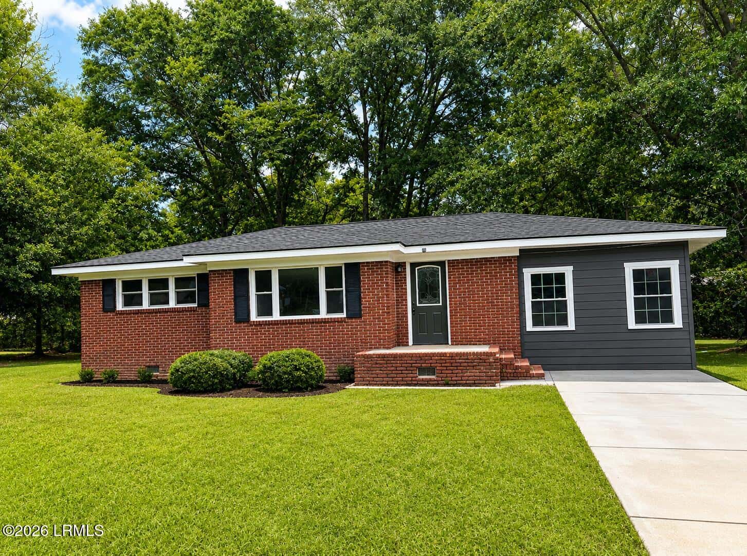 399 Byrd Street S, Fairfax, SC 29827 — photo 1 of 7