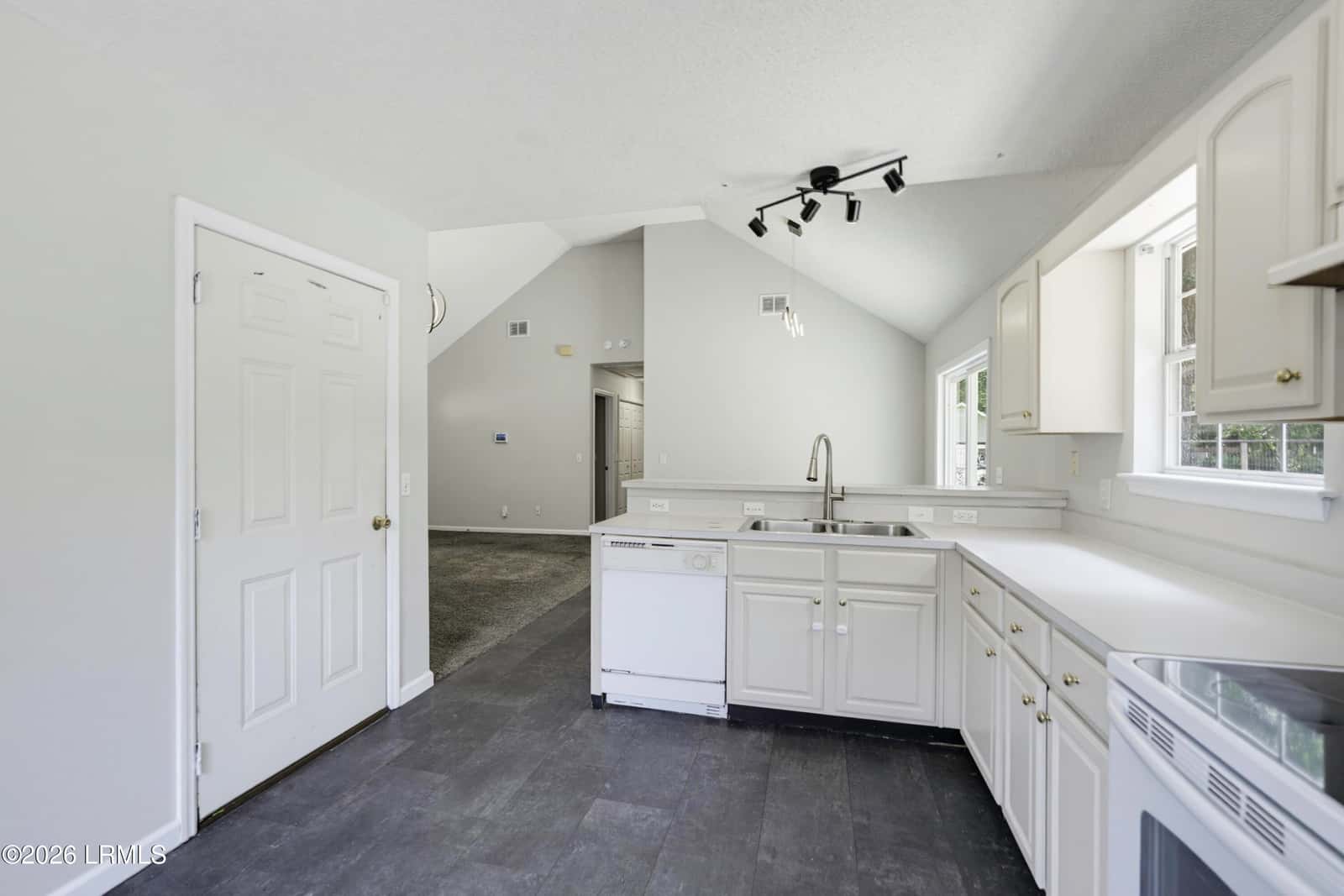 3 Eagle Trace Court, Beaufort, SC 29907 — photo 12 of 24