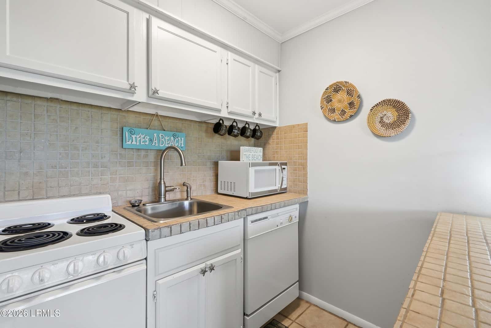 40 Folly Field Road C302, Hilton Head Island, SC 29928 — photo 10 of 42