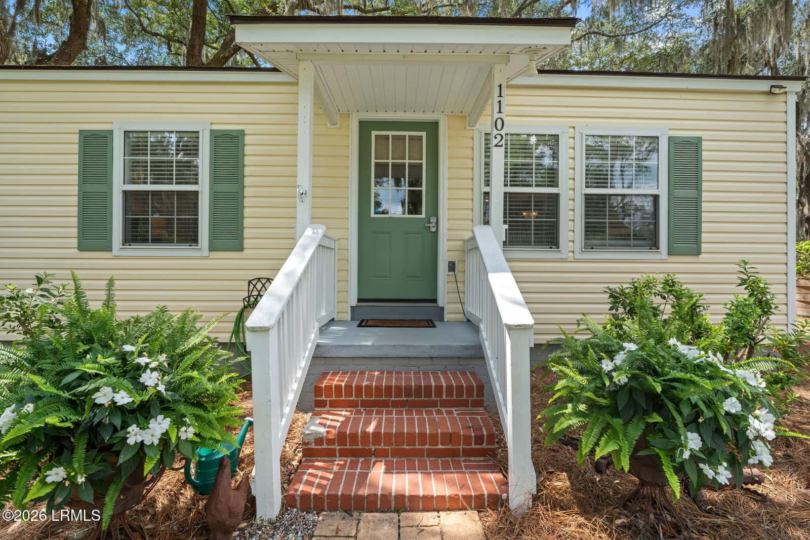 1102 Lafayette Street, Beaufort, SC 29902 — photo 4 of 36