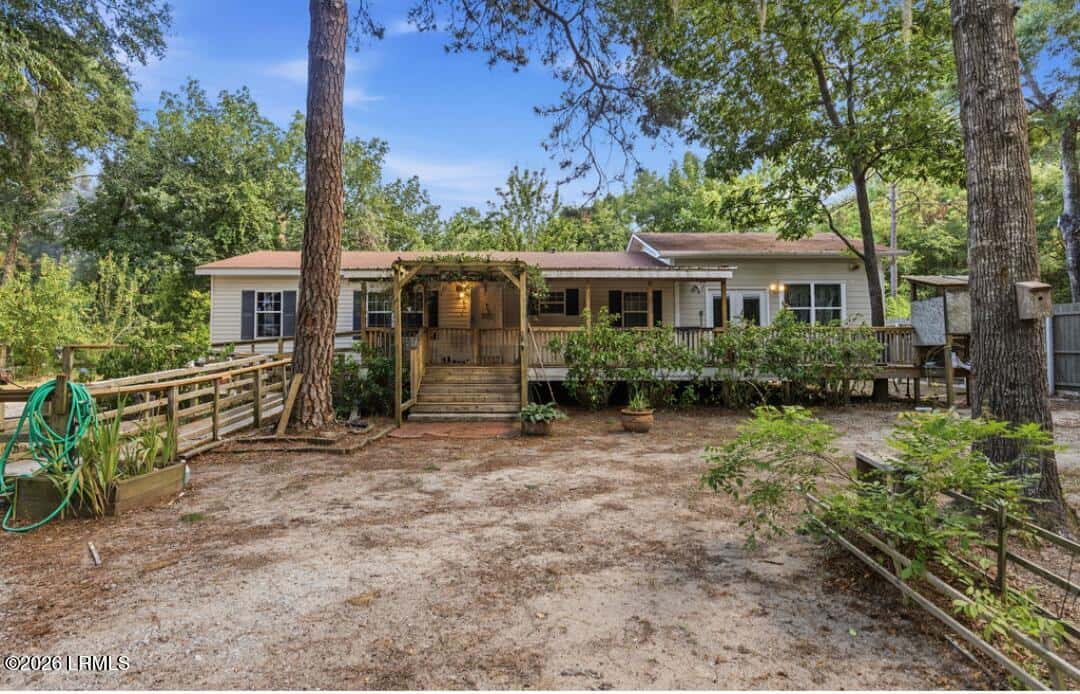21 Sandstone Circle, Beaufort, SC 29906 — photo 2 of 35
