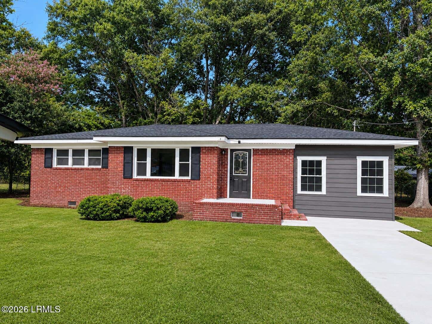 399 Byrd Street S, Fairfax, SC 29827 — photo 1 of 9