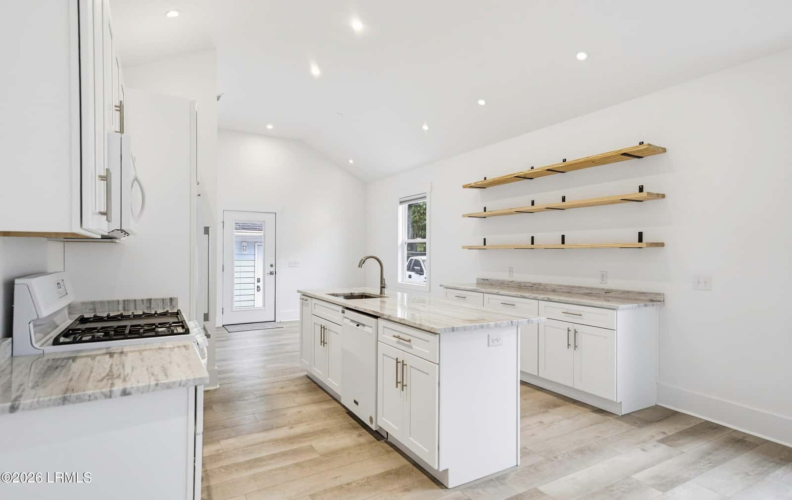 2015 Lafayette Street, Beaufort, SC 29902 — photo 10 of 30