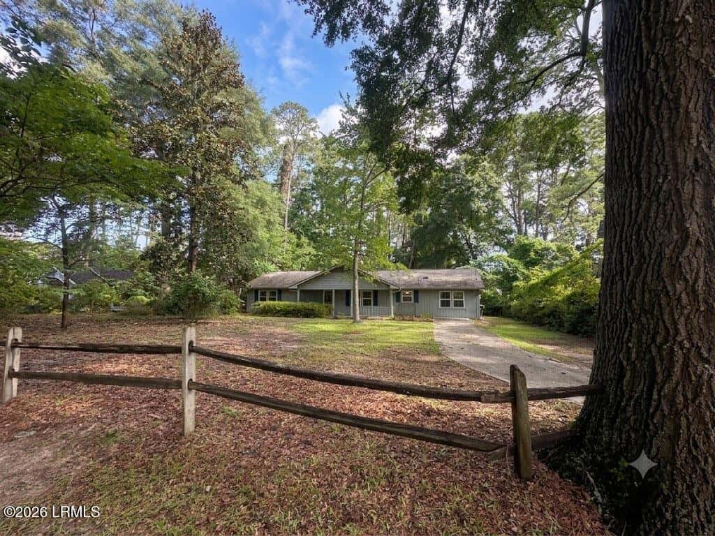 2505 Hermitage Road, Beaufort, SC 29902 — photo 4 of 50