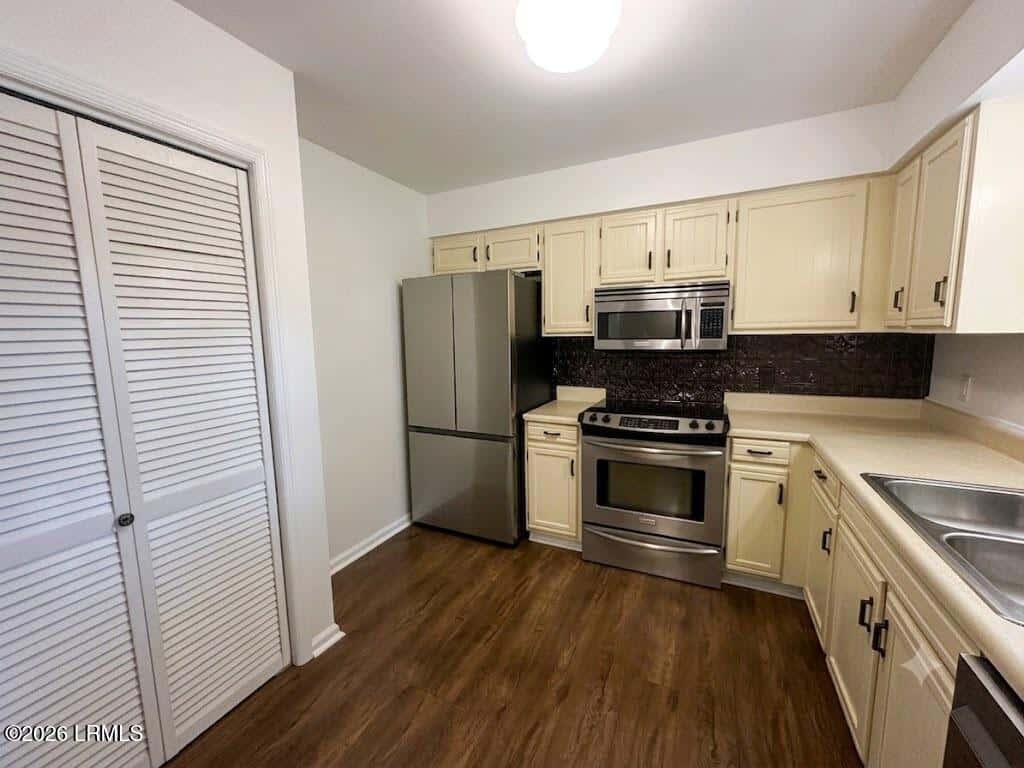2505 Hermitage Road, Beaufort, SC 29902 — photo 16 of 50