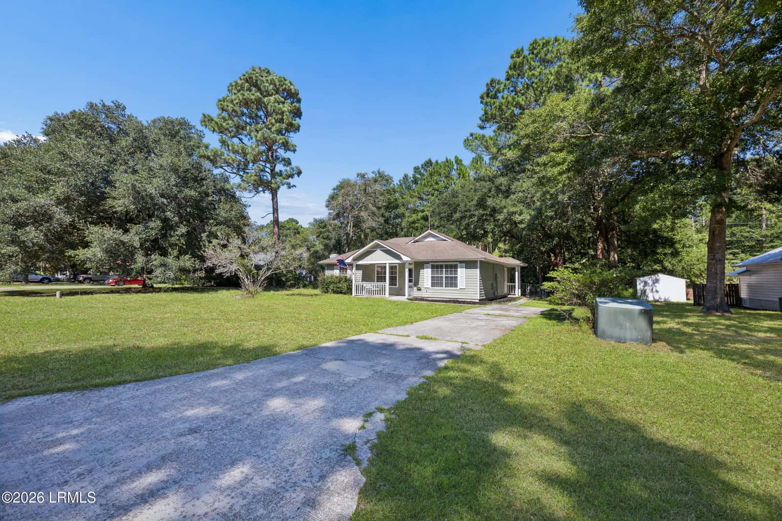 16 Robin Way, Beaufort, SC 29907 — photo 3 of 31