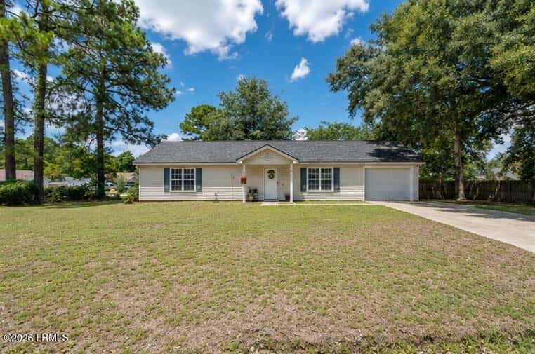 77 Pelican Circle, Beaufort, SC 29906 — photo 1 of 30