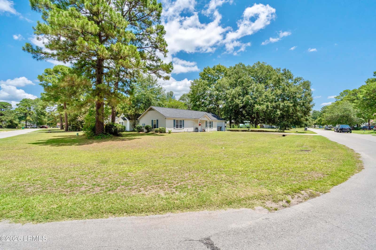 77 Pelican Circle, Beaufort, SC 29906 — photo 4 of 30