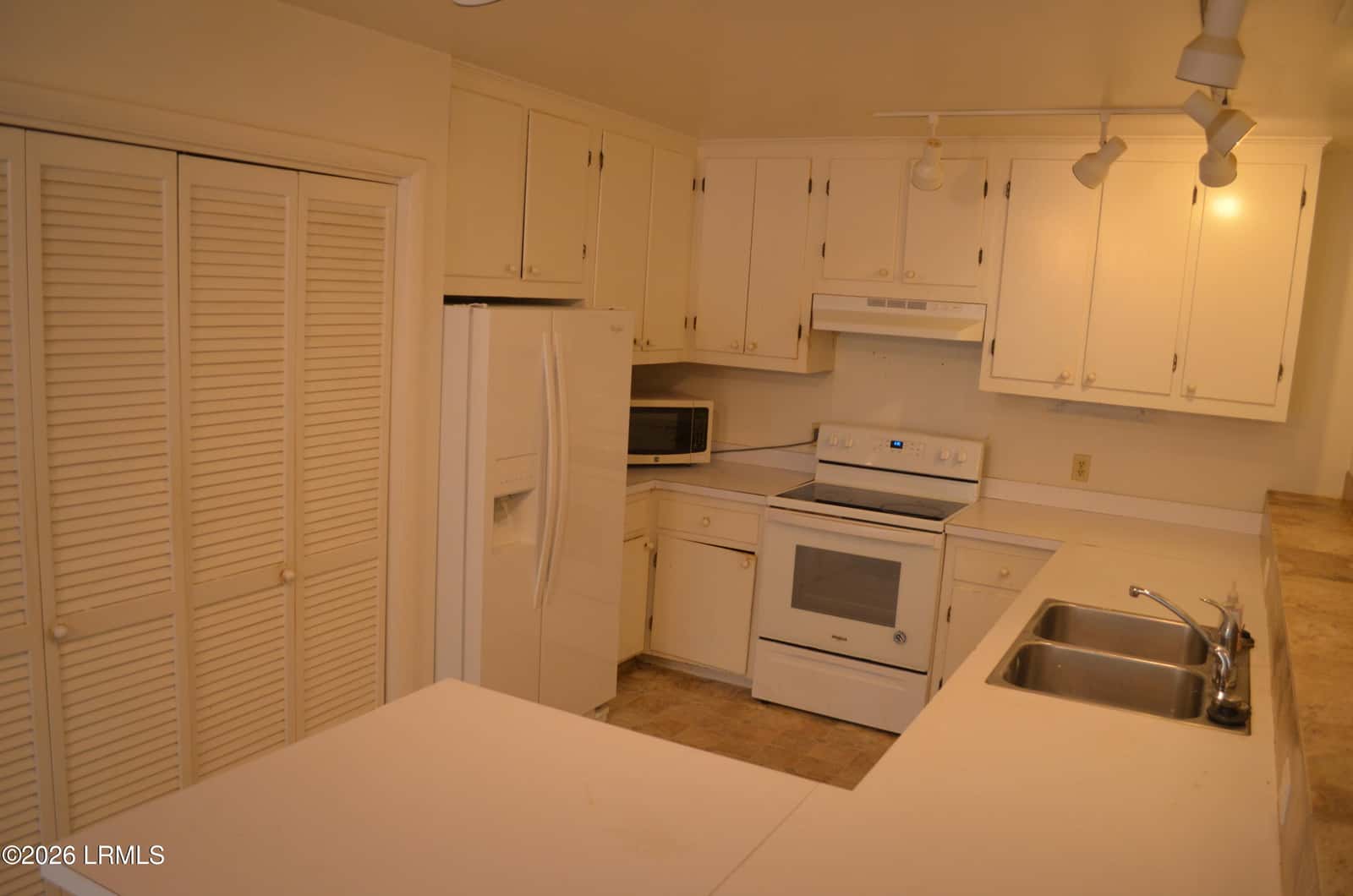 6004 Dowlingwood Drive, Beaufort, SC 29902 — photo 5 of 23