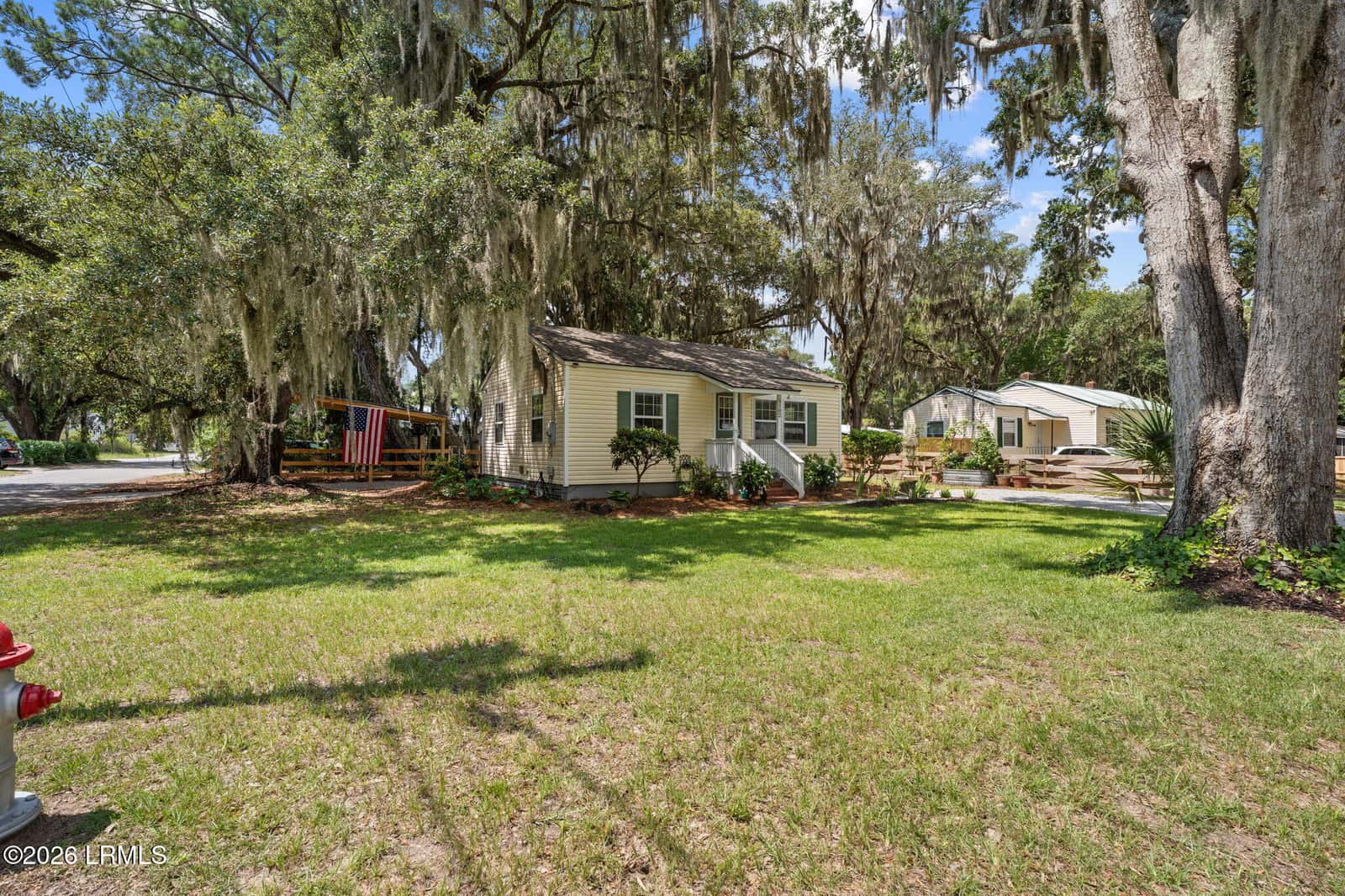 1102 Lafayette Street, Beaufort, SC 29902 — photo 5 of 45