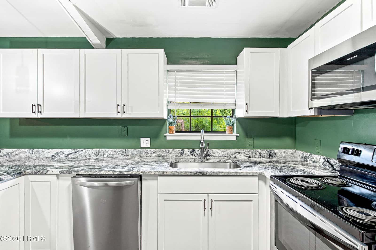 708 Dawn Street, Beaufort, SC 29906 — photo 9 of 38