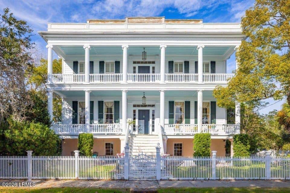 601 Bay Street, Beaufort, SC 29902 — photo 1 of 48